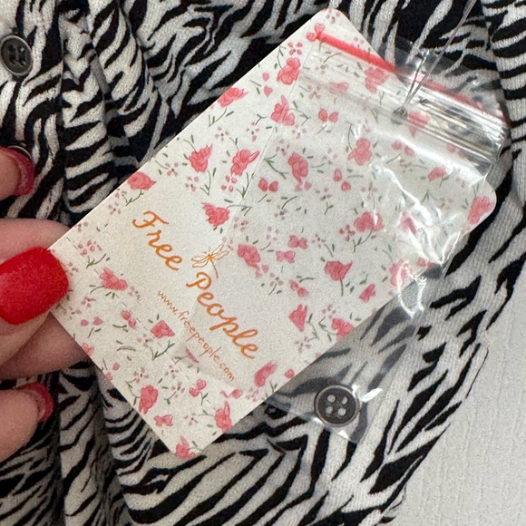 NWT FREE PEOPLE TANK. ZEBRA PRINT BUTTONED & COLLARED TOP. RACERBACK. ROUCHED - Picture 11 of 16